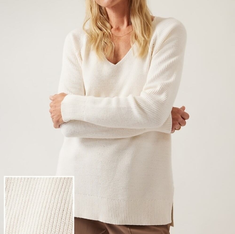 Athleta Hanover V Neck Sweater Cream  Medium